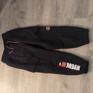 Jordan mountainside black red cargo sweatpants joggers size small
